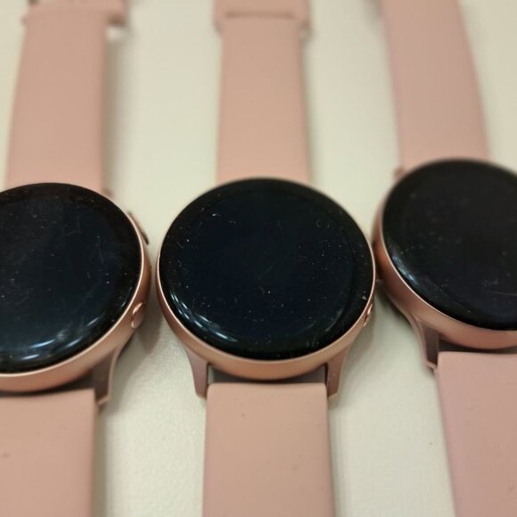 1X Samsung Galaxy Watch Active 2 SM-R820 40mm Aluminum Case with Sport Band - Picture 3 of 4